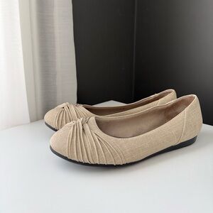 Elegant Beige Women's Flats